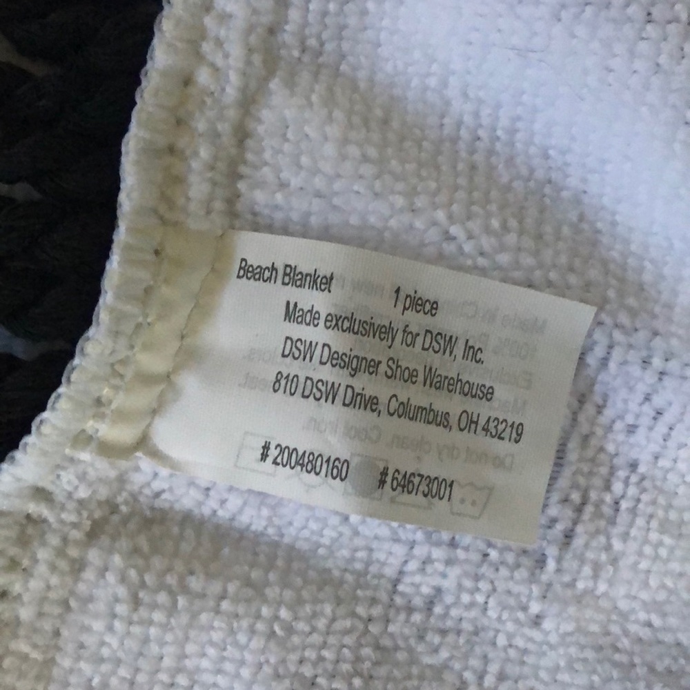 👙DSW Soft & Cozy Round Fringed Towel - Picture 3 of 4